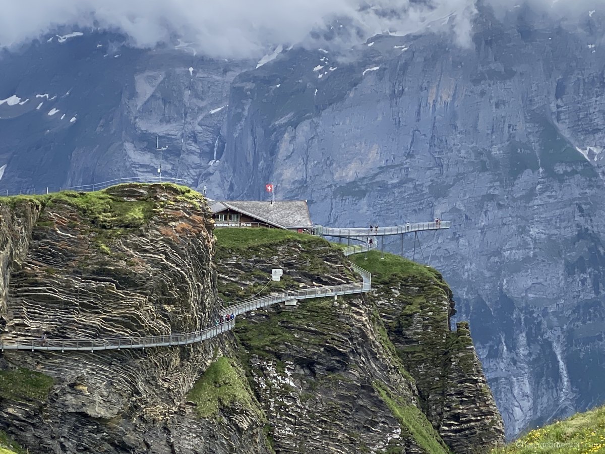 Grindelwald First Cliff Walk mit H ngebr cke