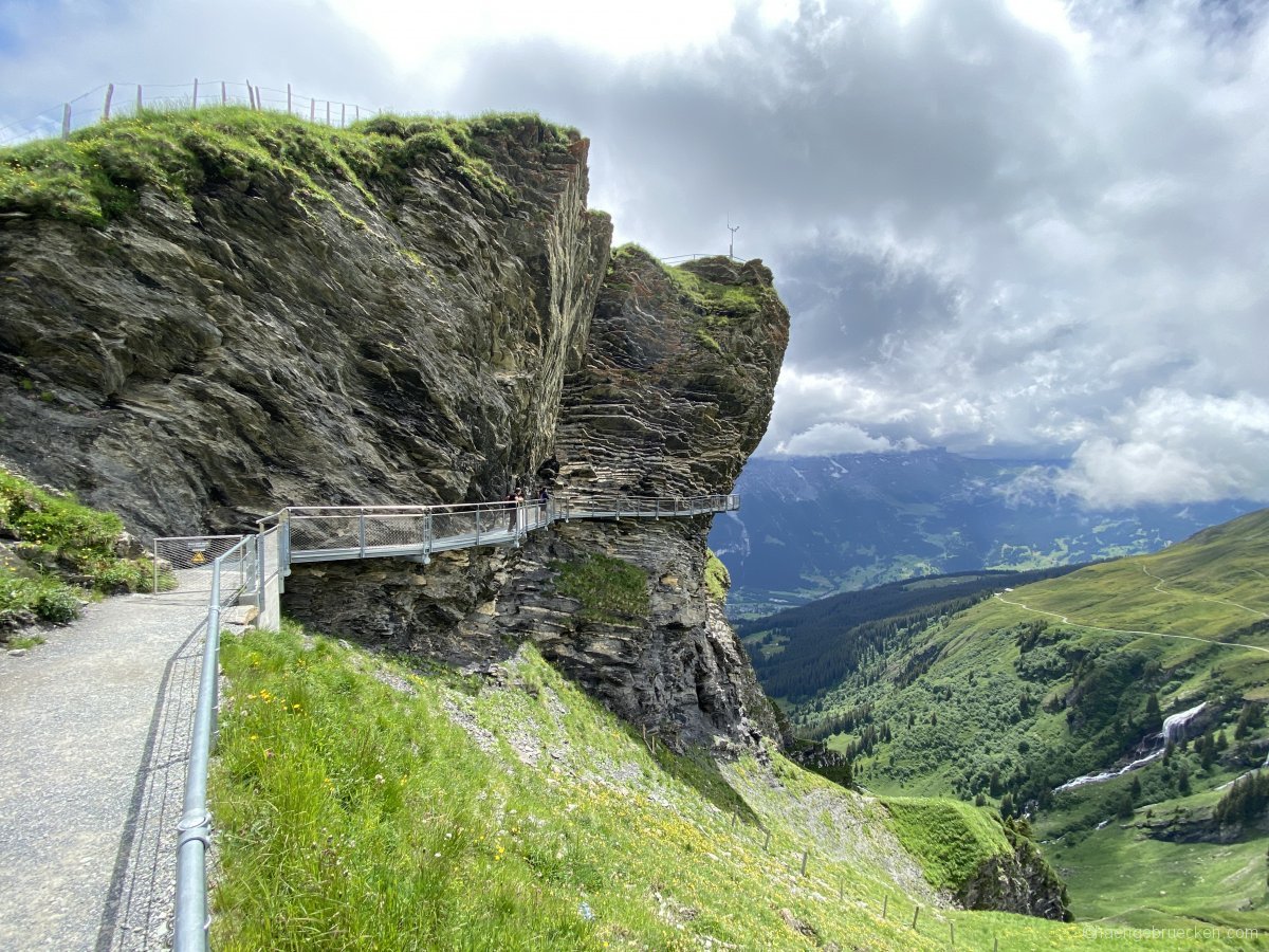 Grindelwald First Cliff Walk mit H ngebr cke